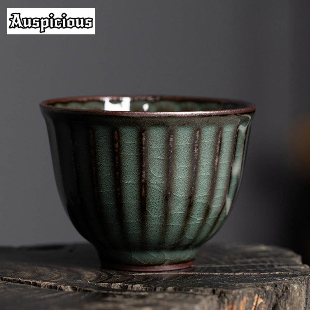 Celadon Ceramic Cup - Longquanセラドンエッジマグ、手作りセラミックティーカップ、アイアンボディ、シングルアイスクラッキング、メロンエッジ、カンフーティーウェア、マスターカップ、85ml