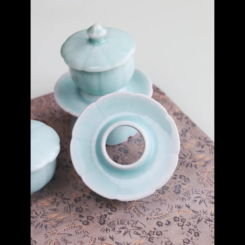 青磁の聖水杯、陶器製の仏像付き水杯、仏具、蓮華観音の供物用小 - Celadon Ceramic Cup のレビューと価格